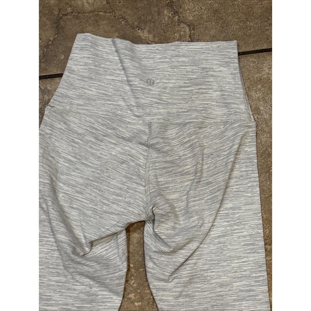 Lululemon Women's Sz 4 Capri Workout Fitness Leggings Gray 2 Pairs VGC - Picture 8 of 10